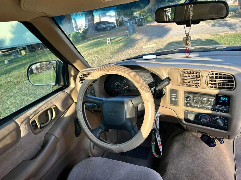 1999 Chevrolet S-10 - Image 12 of 17