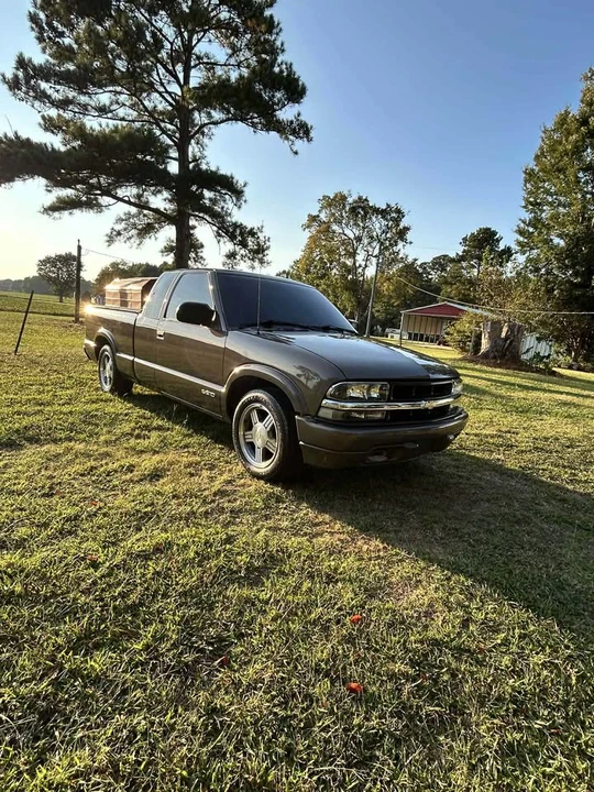 1999 Chevrolet S-10 - Image 3 of 17