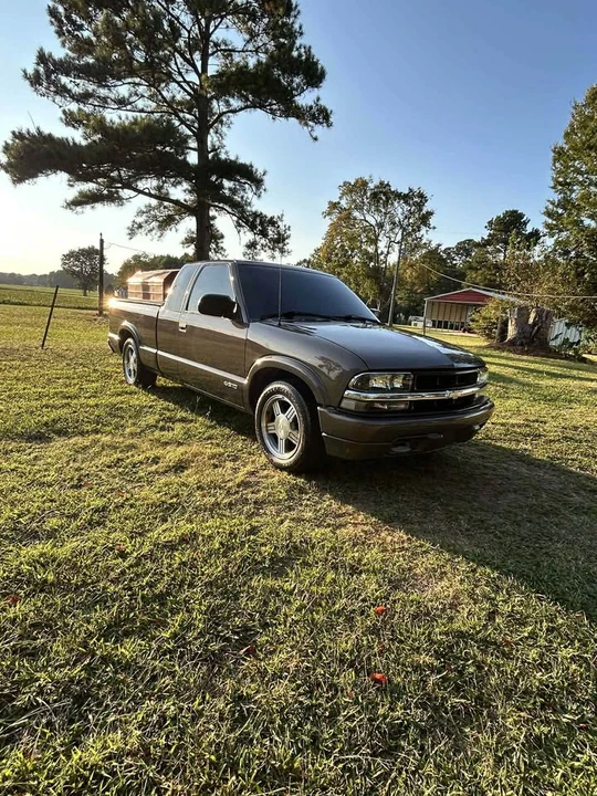 1999 Chevrolet S-10 - Image 8 of 17