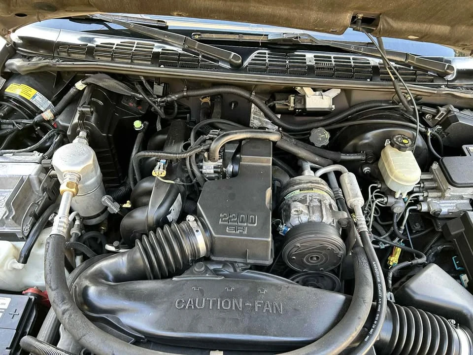 1999 Chevrolet S-10 - Image 10 of 17