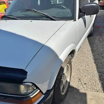 1999 Chevrolet S10 LS Pickup 2D 6 ft