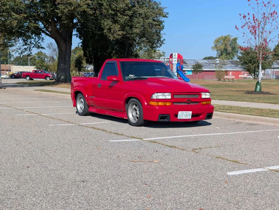 1999 Chevrolet S-10 - Image 2 of 12