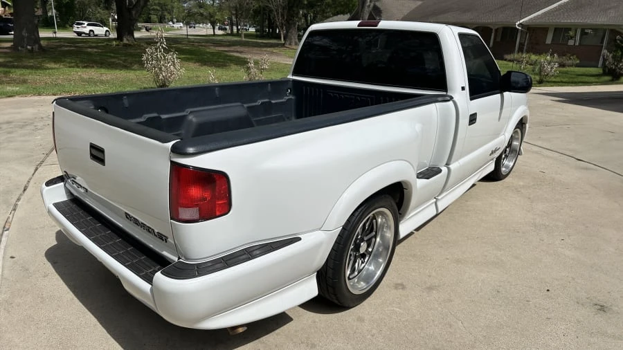 1999 Chevrolet S-10 - Image 2 of 11