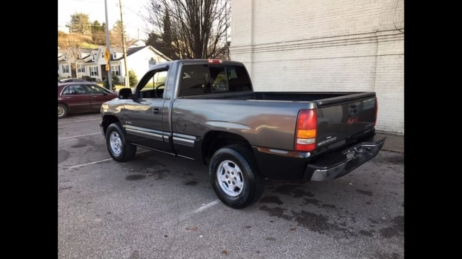 1999 Chevrolet Silverado 1st Gen - Image 2 of 4