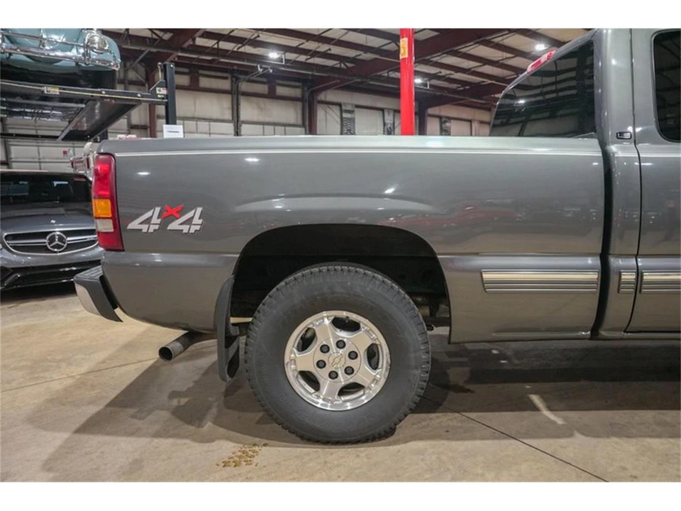 1999 Chevrolet Silverado 1st Gen - Image 9 of 31