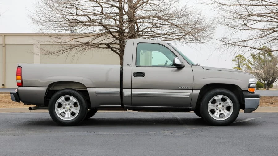 1999 Chevrolet Silverado 1st Gen - Image 2 of 21