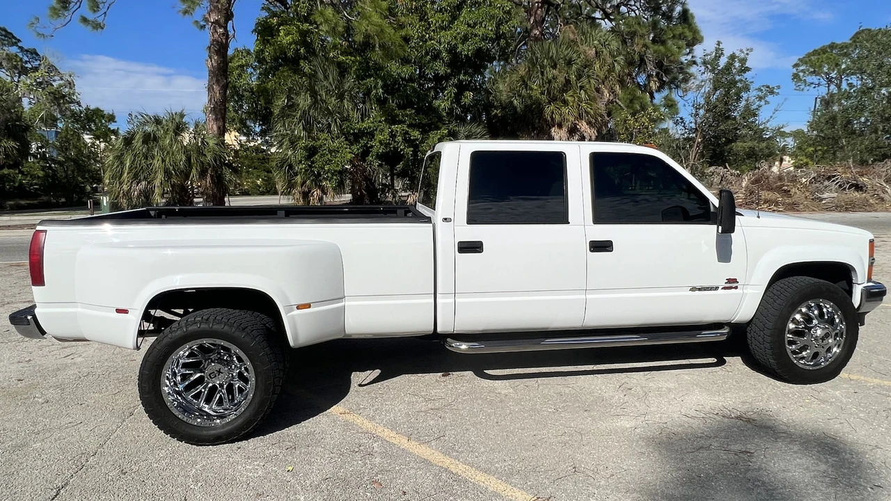 1999 Chevrolet Silverado 1st Gen - Image 2 of 14