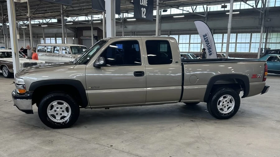 1999 Chevrolet Silverado 1st Gen - Image 2 of 10