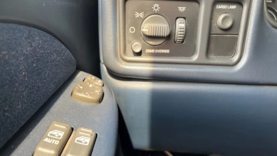 1999 Chevrolet Silverado 1st Gen - Image 7 of 15