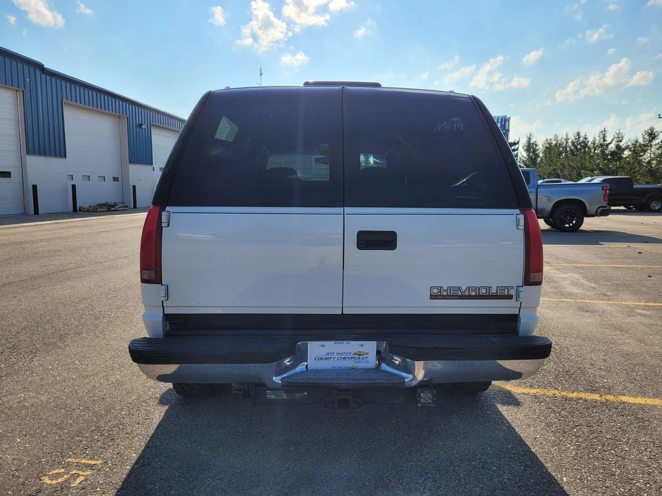 1999 Chevrolet Suburban 8th Gen - Image 14 of 31