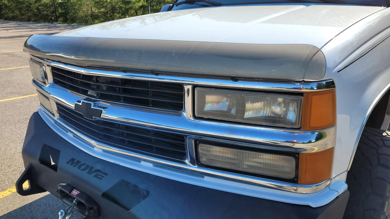 1999 Chevrolet Suburban 8th Gen - Image 29 of 31