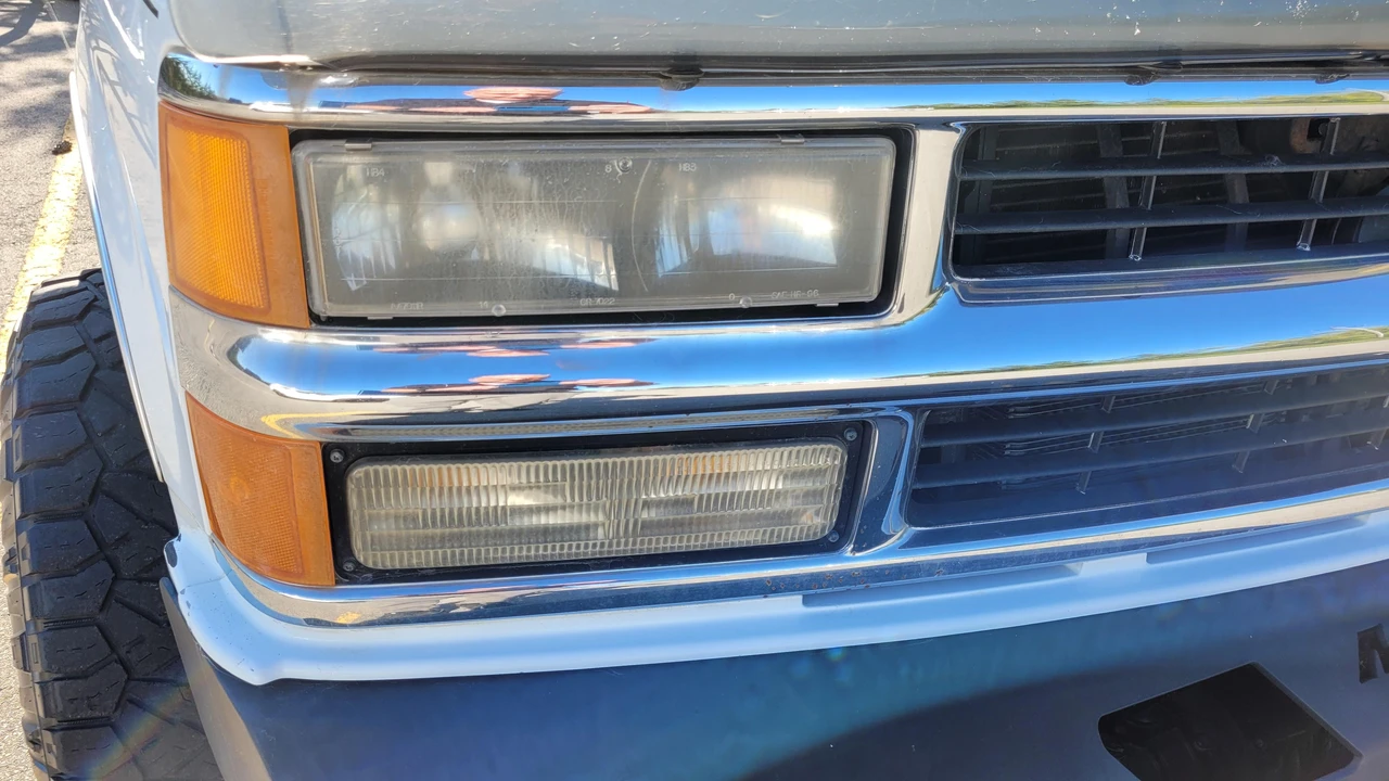 1999 Chevrolet Suburban 8th Gen - Image 23 of 31