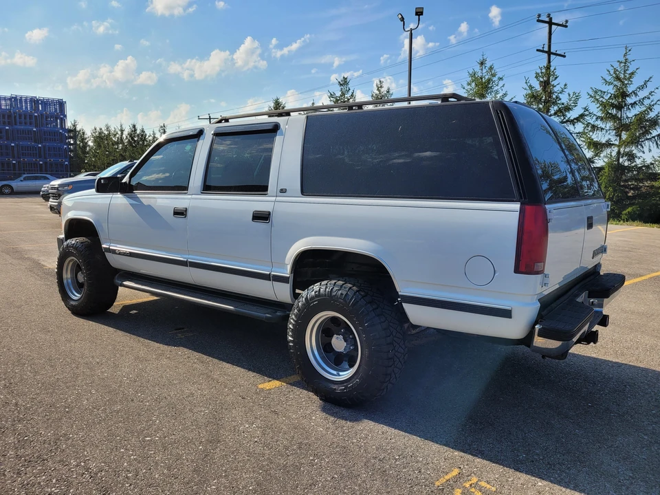 1999 Chevrolet Suburban 8th Gen - Image 11 of 31