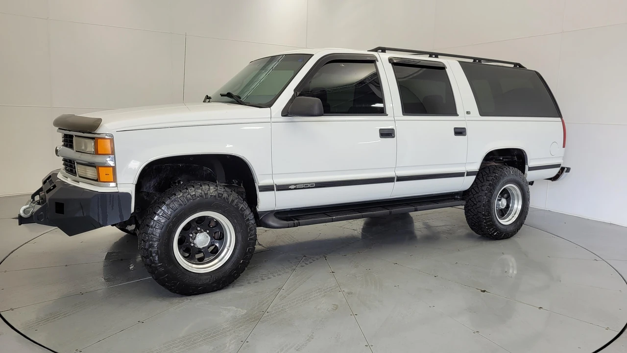 1999 Chevrolet Suburban 8th Gen - Image 7 of 31