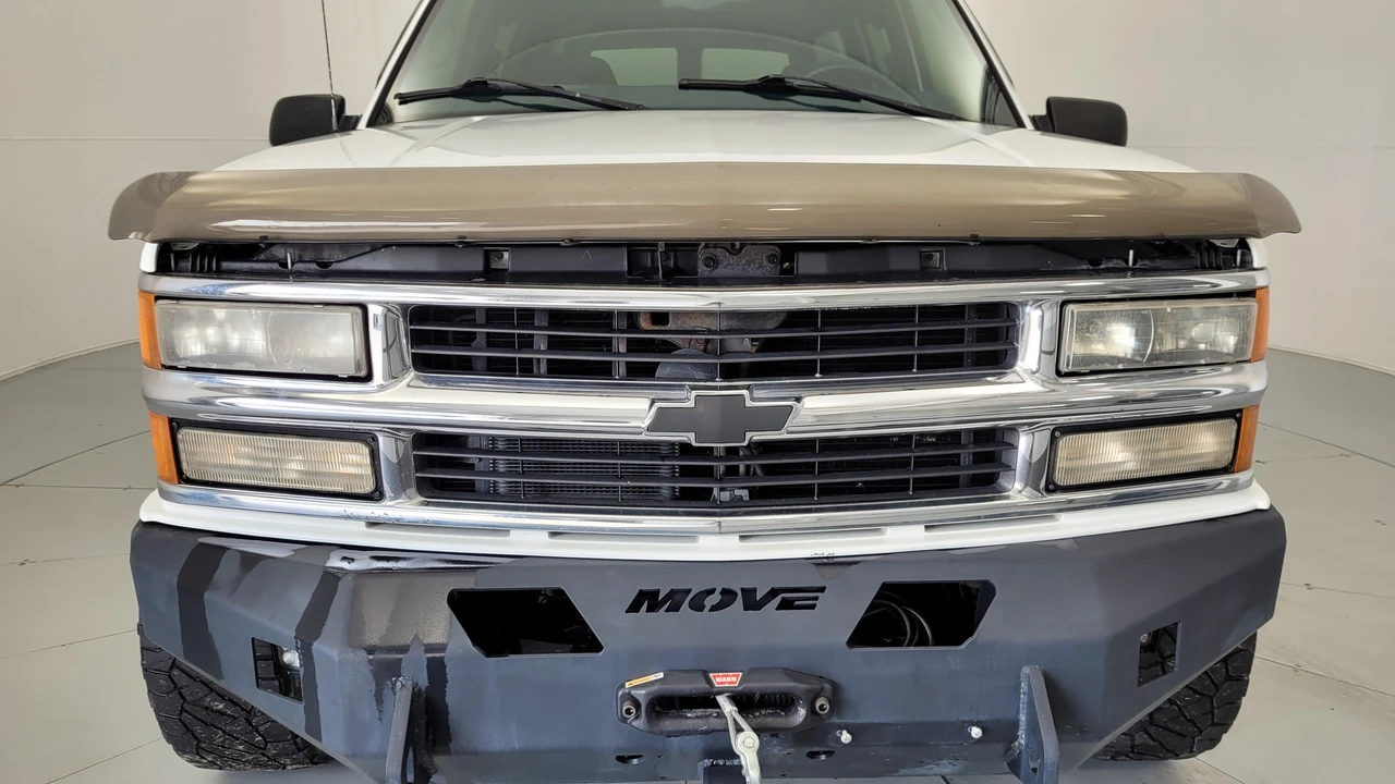 1999 Chevrolet Suburban 8th Gen - Image 24 of 31