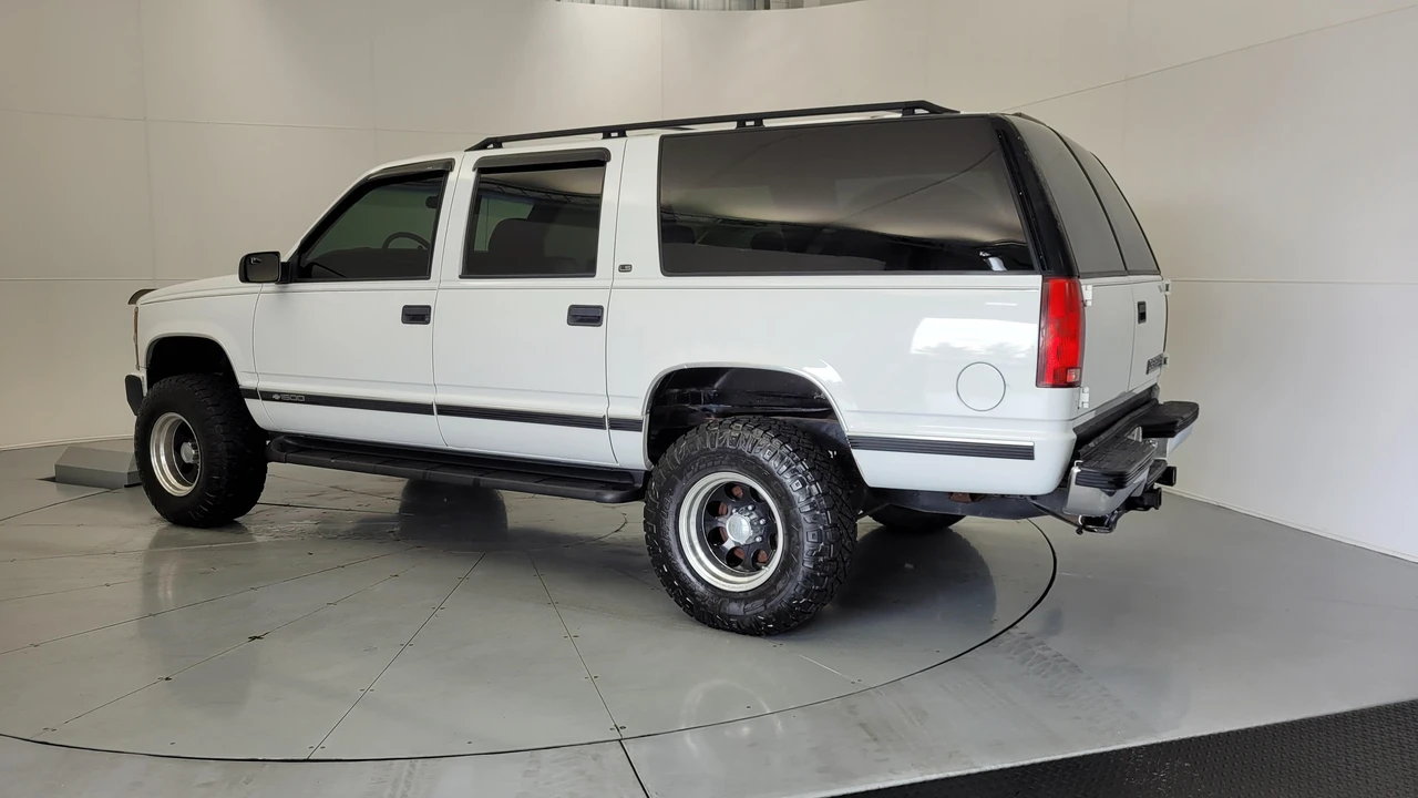 1999 Chevrolet Suburban 8th Gen - Image 12 of 31