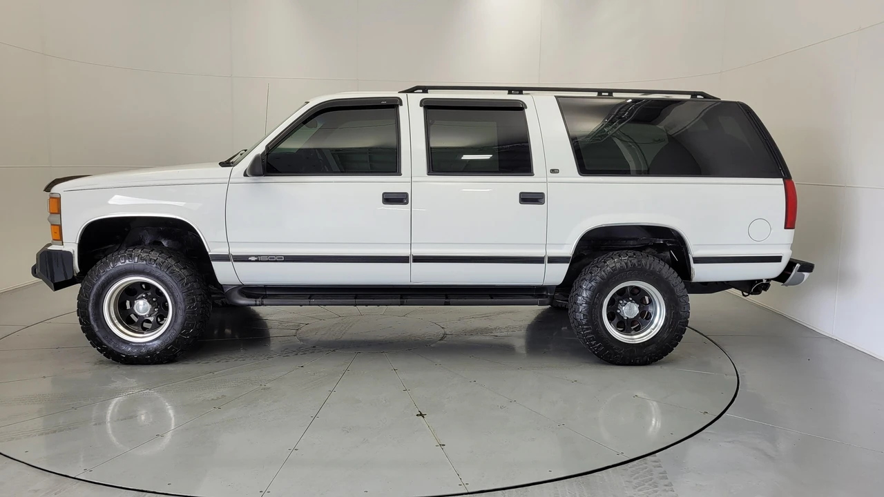 1999 Chevrolet Suburban 8th Gen - Image 10 of 31