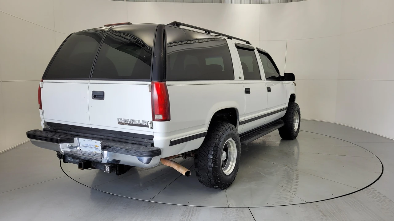 1999 Chevrolet Suburban 8th Gen - Image 17 of 31