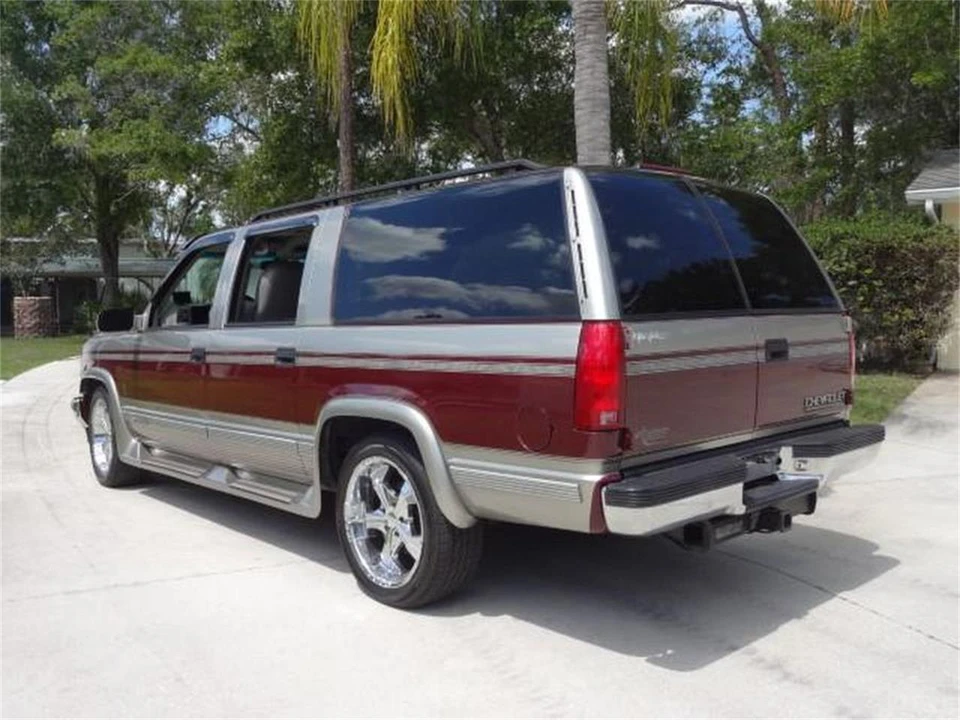 1999 Chevrolet Suburban 8th Gen - Image 11 of 31