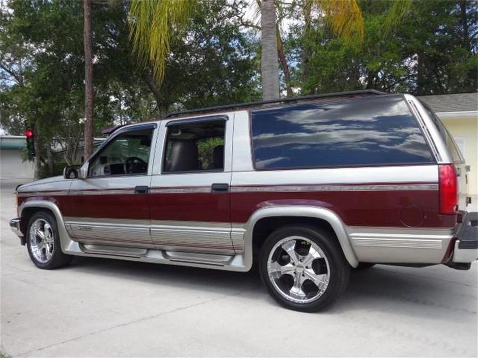 1999 Chevrolet Suburban 8th Gen - Image 9 of 31