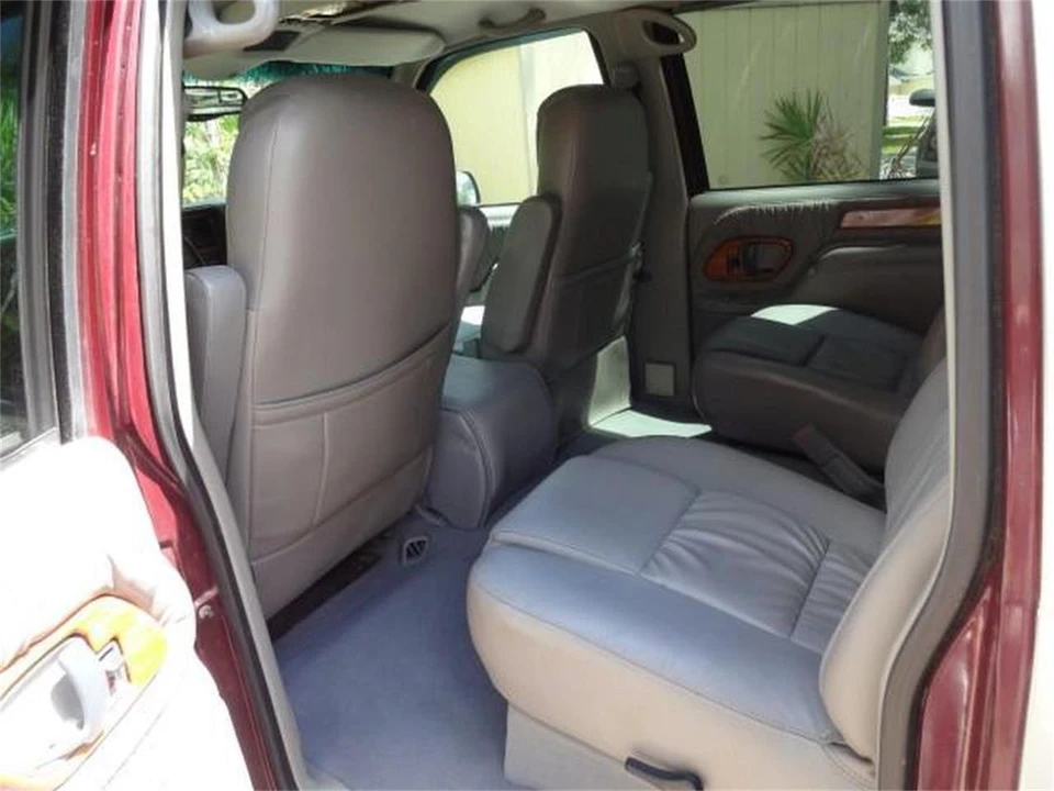 1999 Chevrolet Suburban 8th Gen - Image 28 of 31