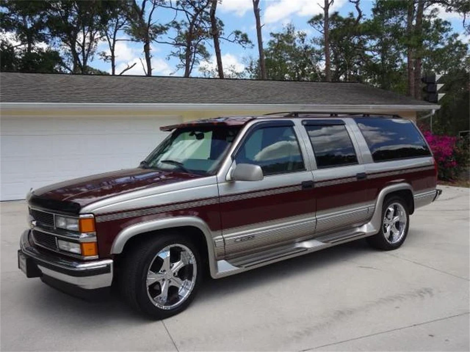 1999 Chevrolet Suburban 8th Gen - Image 2 of 31