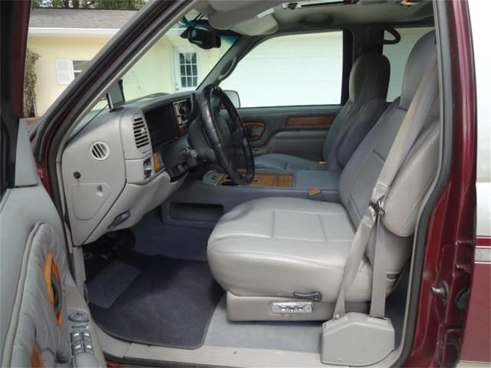 1999 Chevrolet Suburban 8th Gen - Image 20 of 31