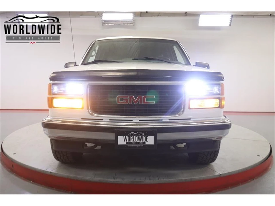 1999 Chevrolet Suburban 8th Gen - Image 16 of 31