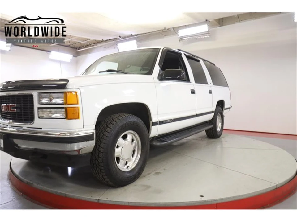 1999 Chevrolet Suburban 8th Gen - Image 13 of 31