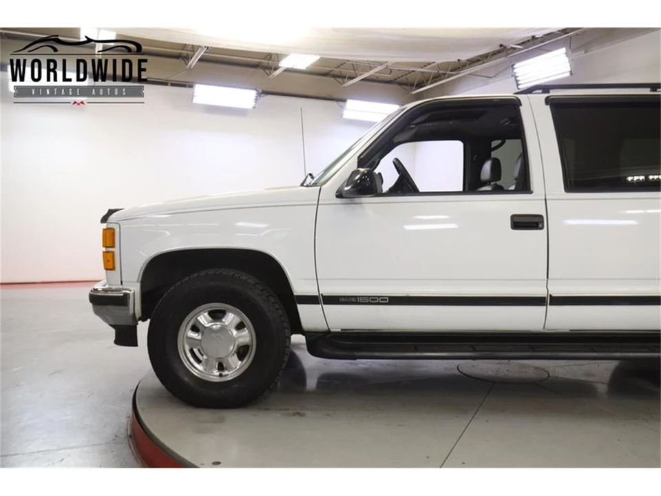 1999 Chevrolet Suburban 8th Gen - Image 7 of 31