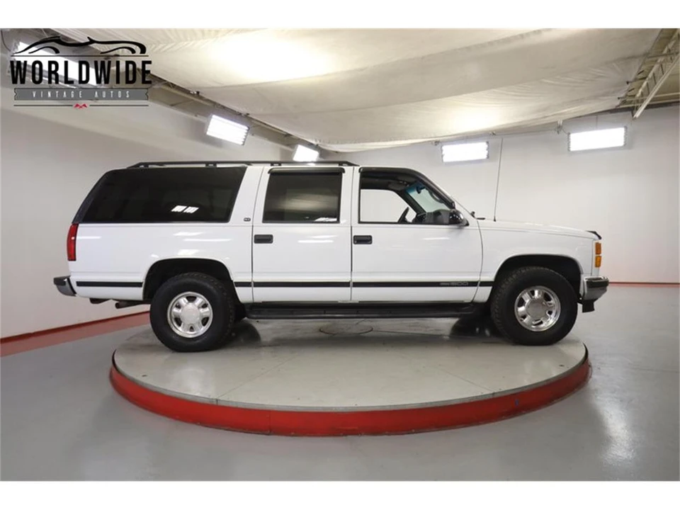 1999 Chevrolet Suburban 8th Gen - Image 4 of 31