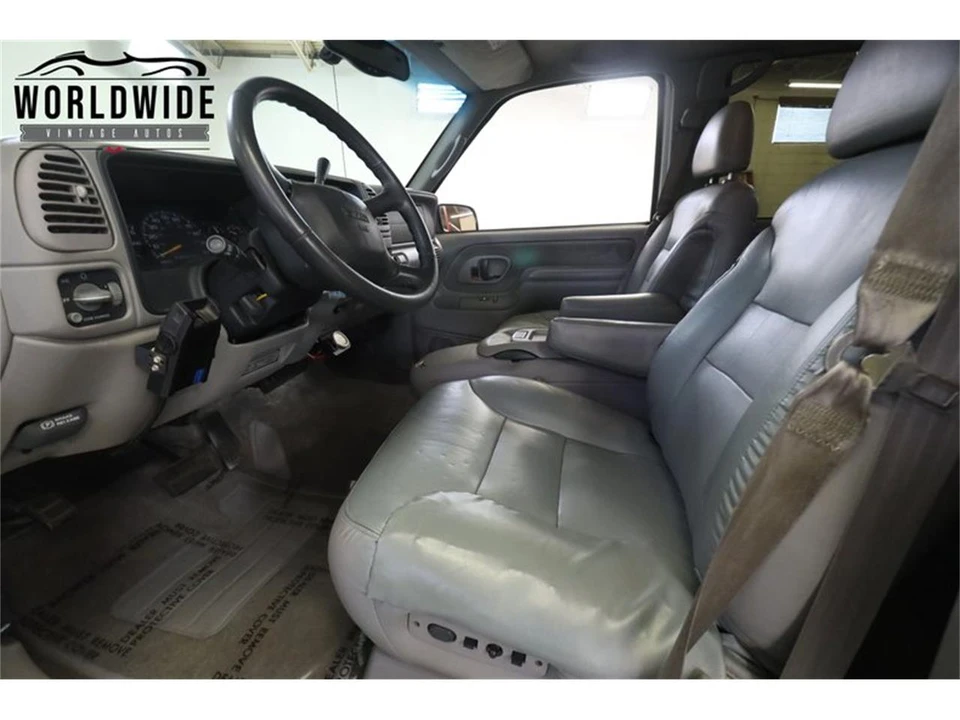 1999 Chevrolet Suburban 8th Gen - Image 29 of 31