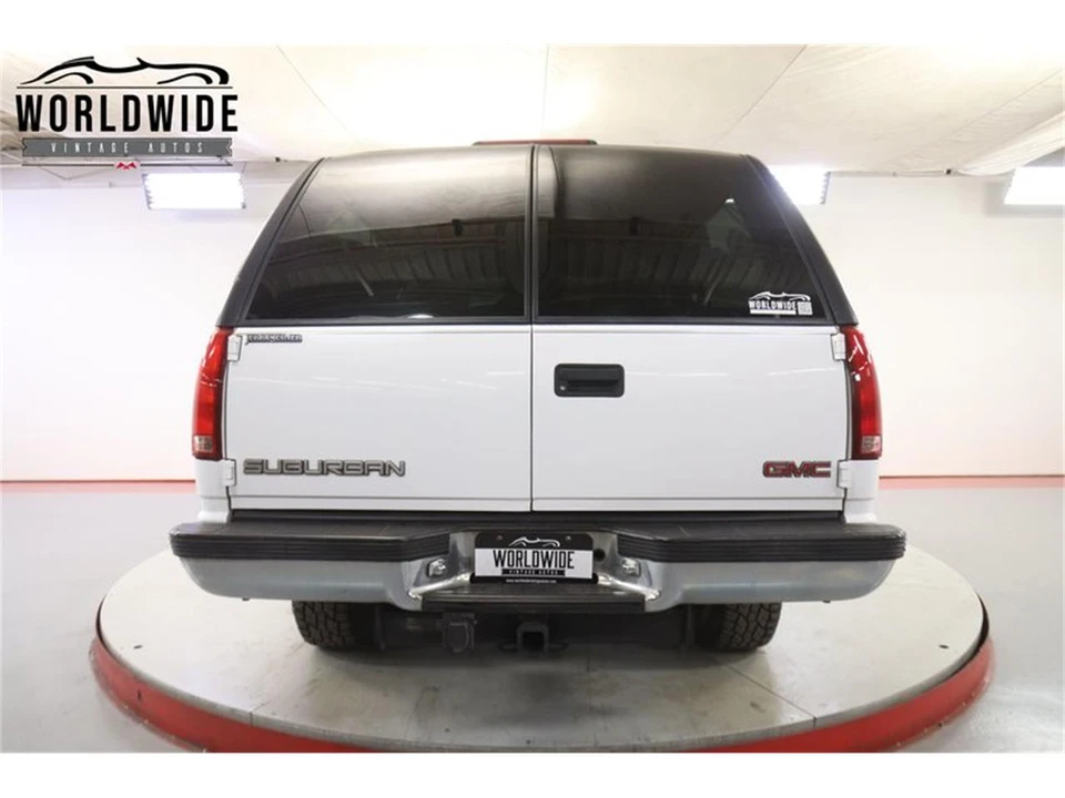 1999 Chevrolet Suburban 8th Gen - Image 17 of 31