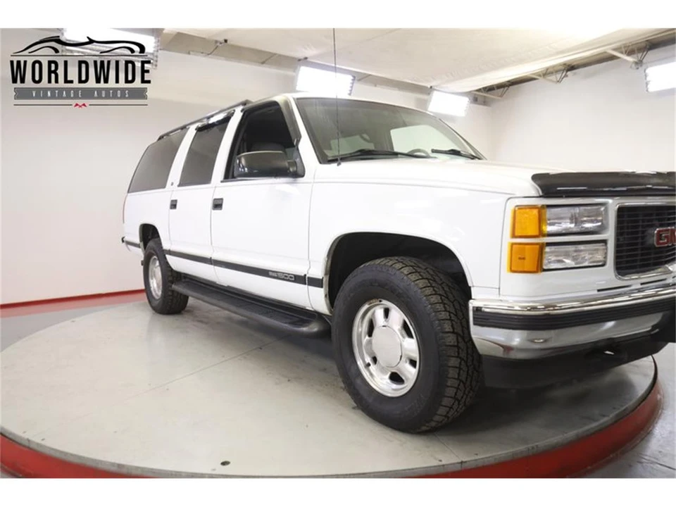 1999 Chevrolet Suburban 8th Gen - Image 14 of 31