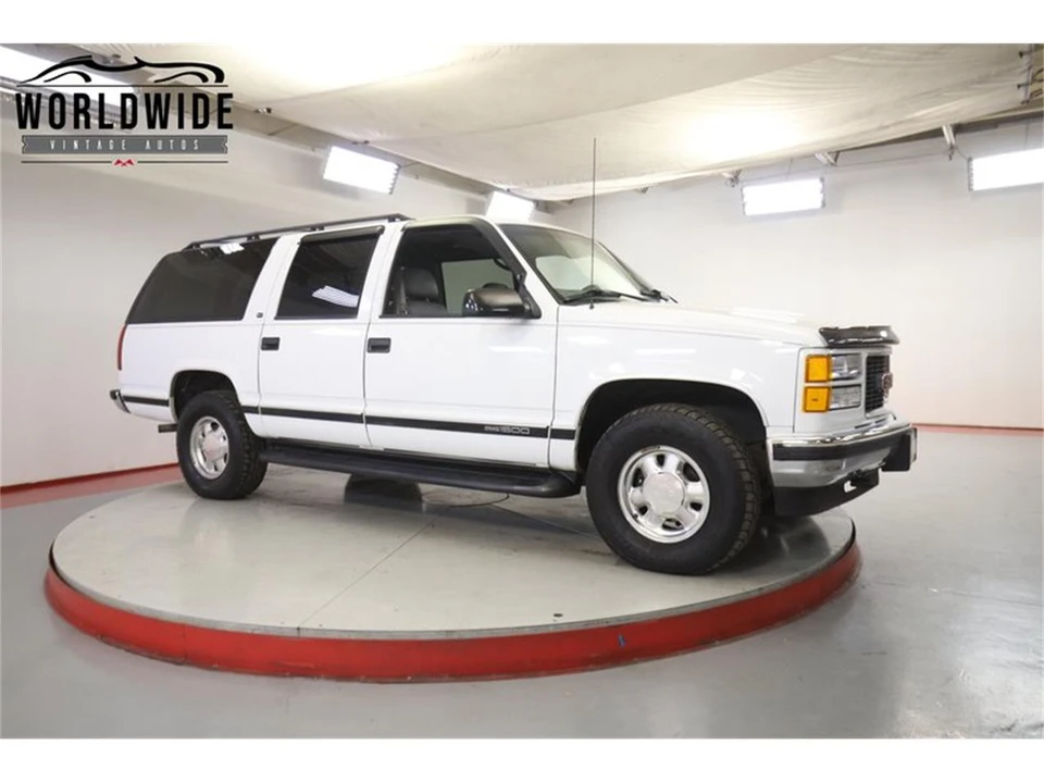 1999 Chevrolet Suburban 8th Gen - Image 2 of 31