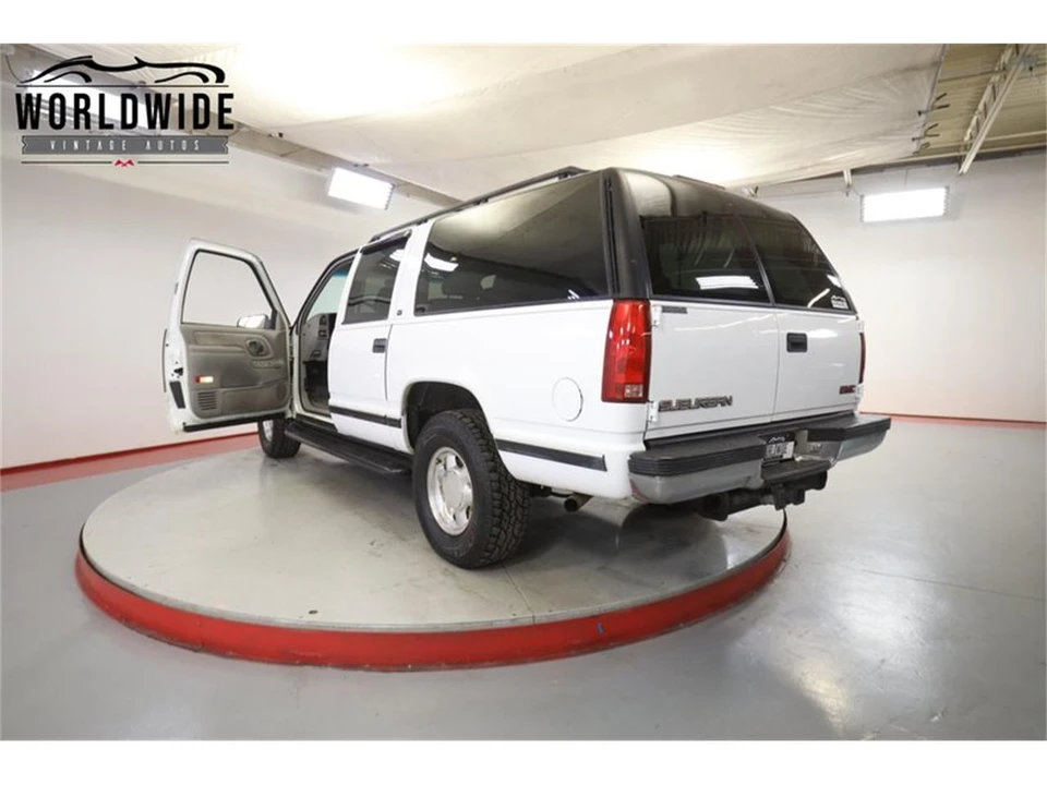 1999 Chevrolet Suburban 8th Gen - Image 24 of 31
