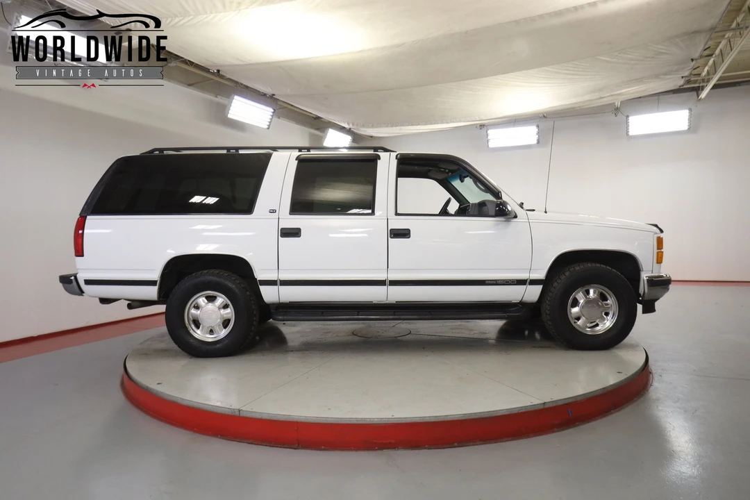 1999 Chevrolet Suburban 8th Gen - Image 4 of 12