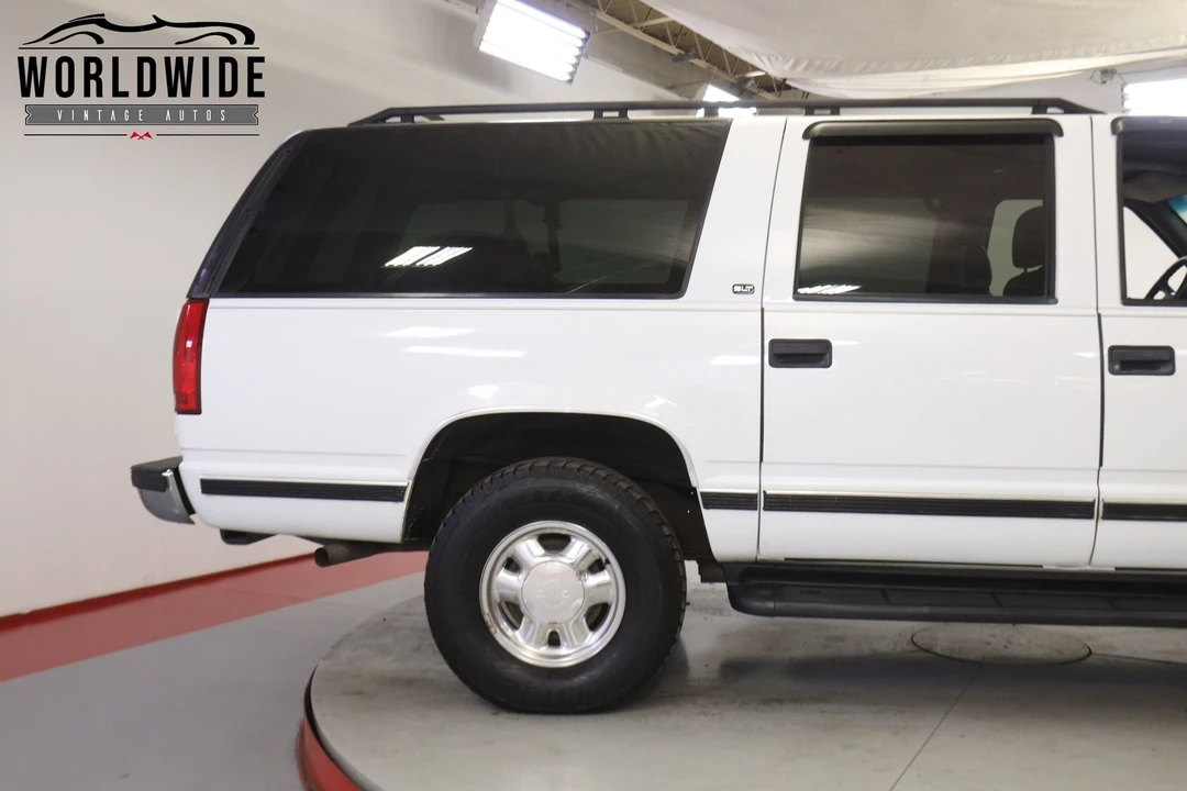 1999 Chevrolet Suburban 8th Gen - Image 9 of 12