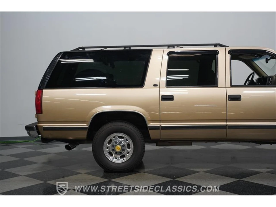 1999 Chevrolet Suburban 8th Gen - Image 27 of 31