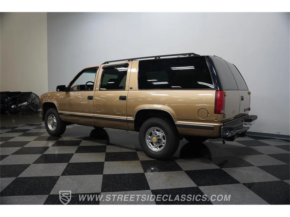 1999 Chevrolet Suburban 8th Gen - Image 8 of 31
