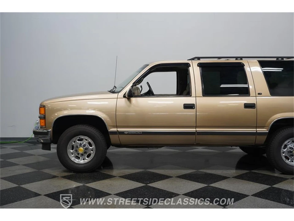 1999 Chevrolet Suburban 8th Gen - Image 21 of 31
