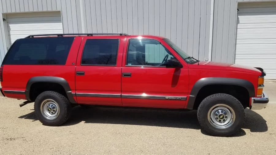 1999 Chevrolet Suburban 8th Gen - Image 2 of 28