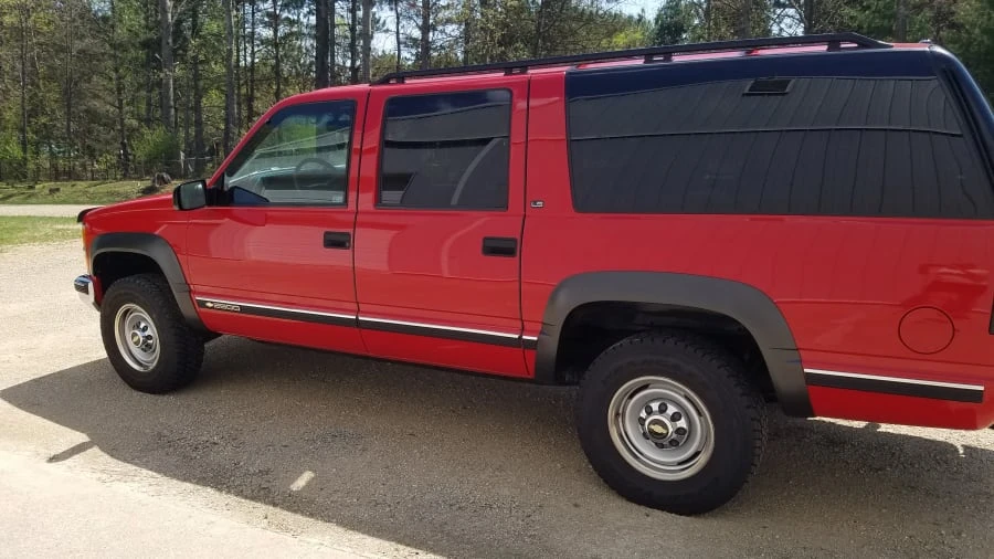 1999 Chevrolet Suburban 8th Gen - Image 4 of 28