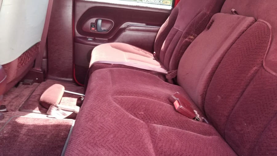 1999 Chevrolet Suburban 8th Gen - Image 6 of 28