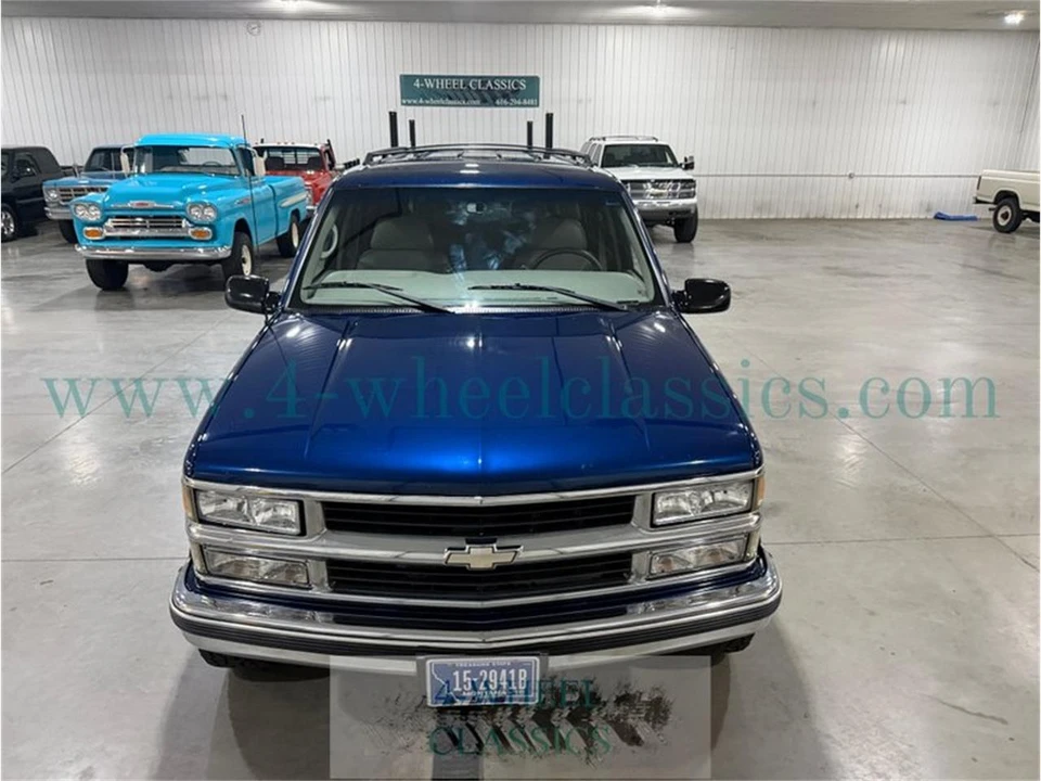 1999 Chevrolet Suburban 8th Gen - Image 9 of 31