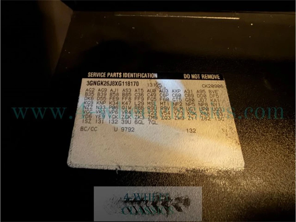 1999 Chevrolet Suburban 8th Gen - Image 18 of 31