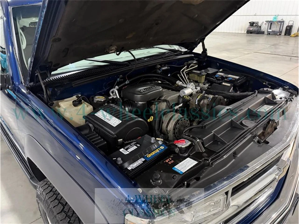 1999 Chevrolet Suburban 8th Gen - Image 28 of 31
