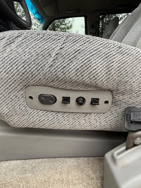 1999 Chevrolet Suburban 8th Gen - Image 18 of 21