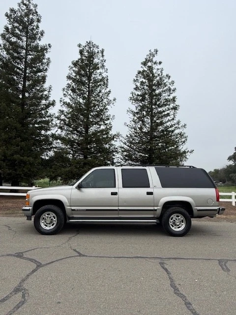 1999 Chevrolet Suburban 8th Gen - Image 2 of 21