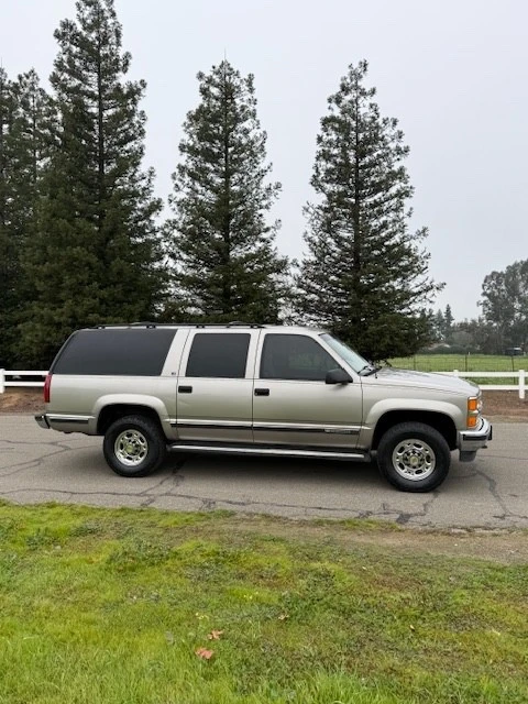 1999 Chevrolet Suburban 8th Gen - Image 4 of 21